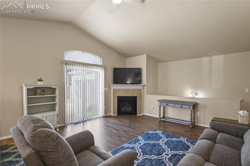 Image 10 of 21: Living Room