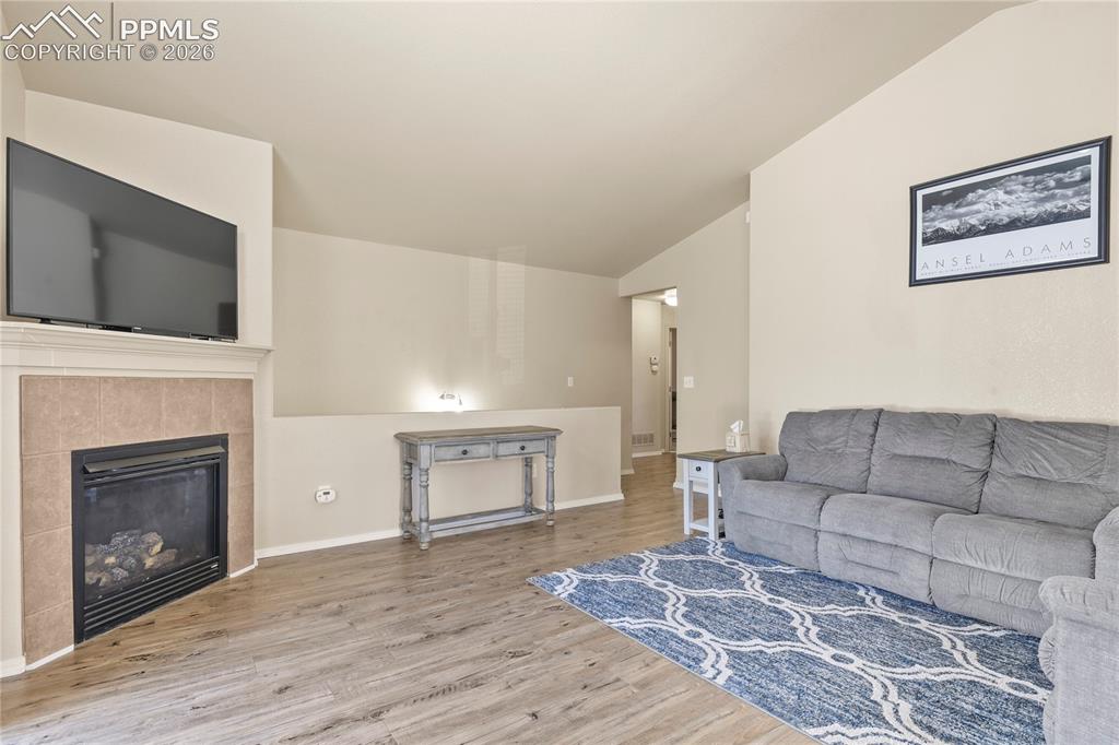 Image 11 of 21: Living Room