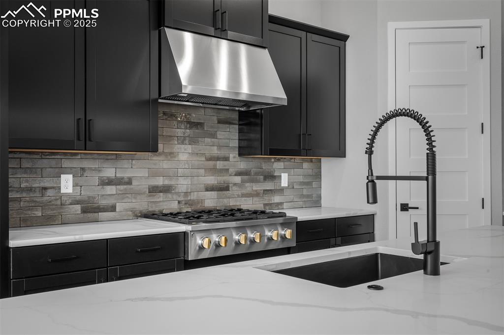 Image 12 of 36: Kitchen