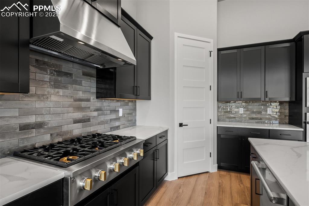 Image 14 of 36: Kitchen