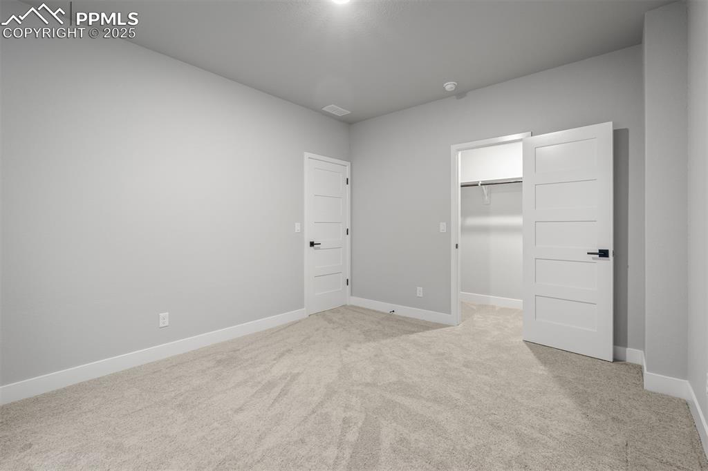 Image 32 of 36: Bedroom