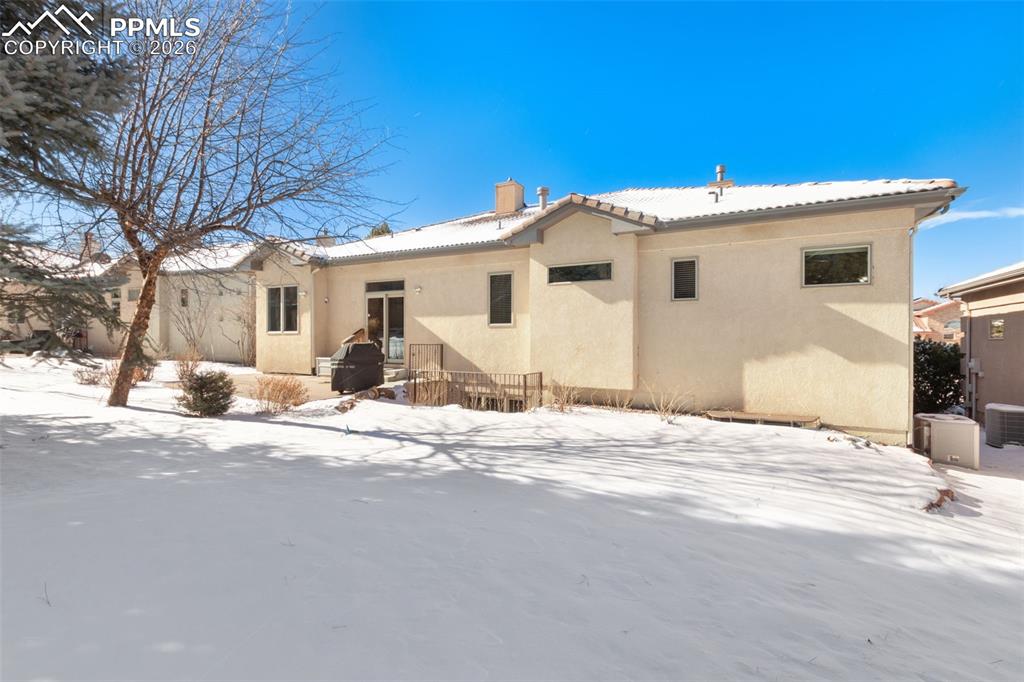 Image 30 of 39: Back of Structure