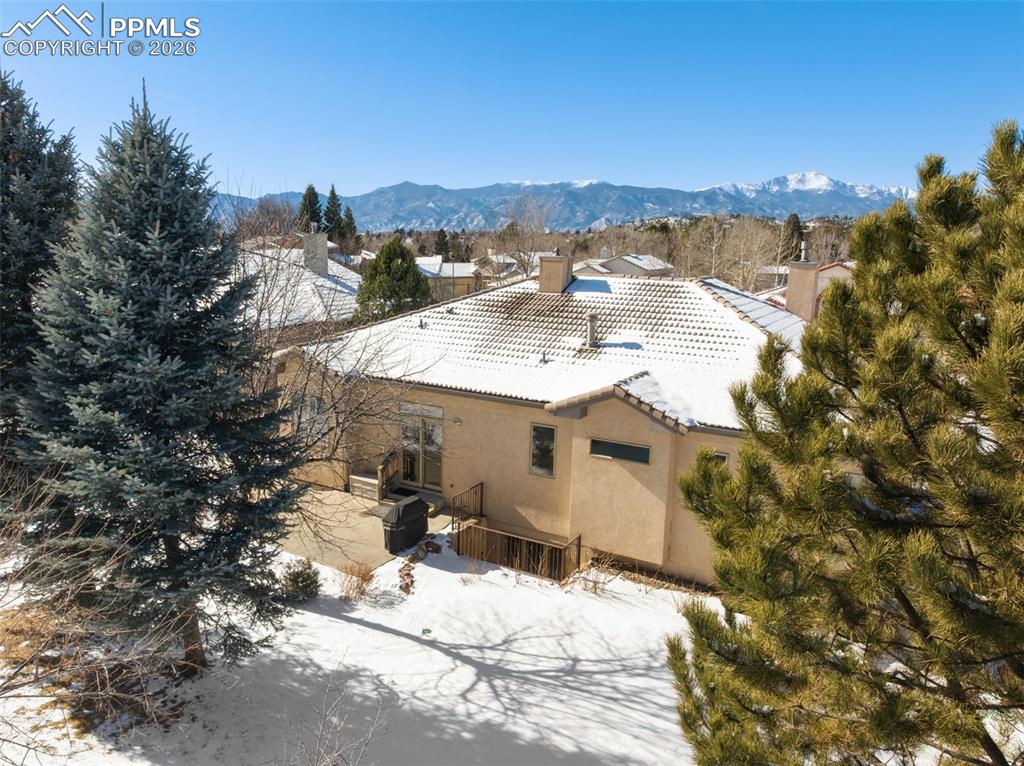 Image 32 of 39: Back of Structure