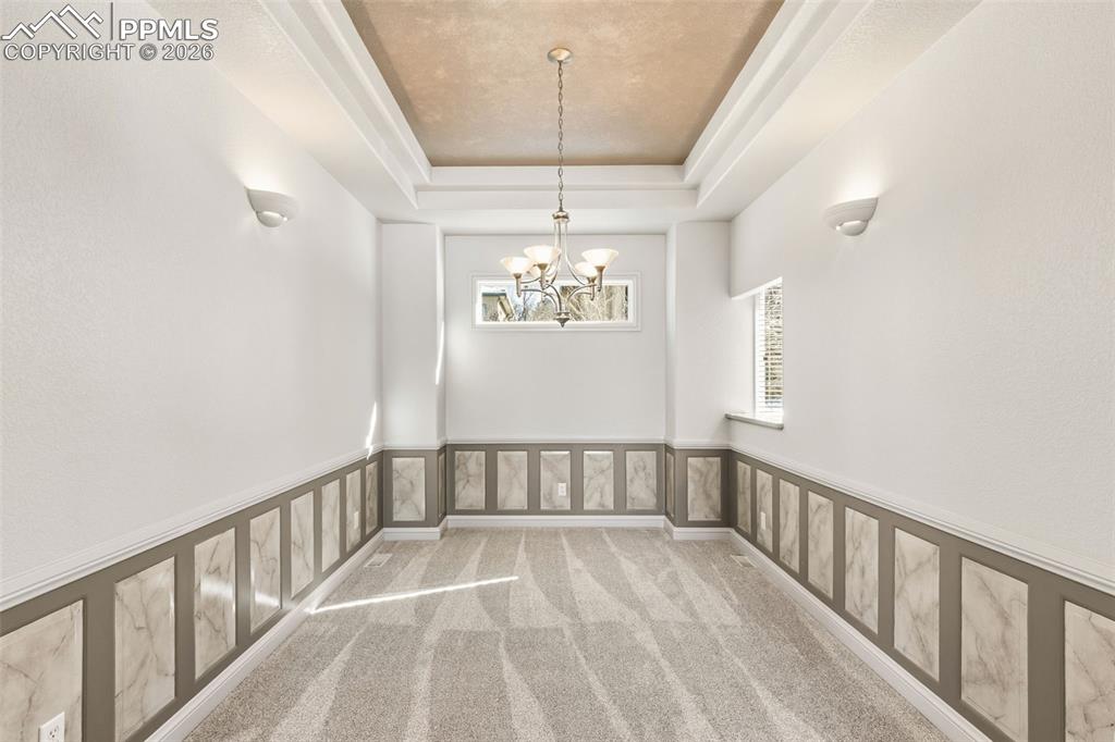 Image 6 of 39: Dining Room