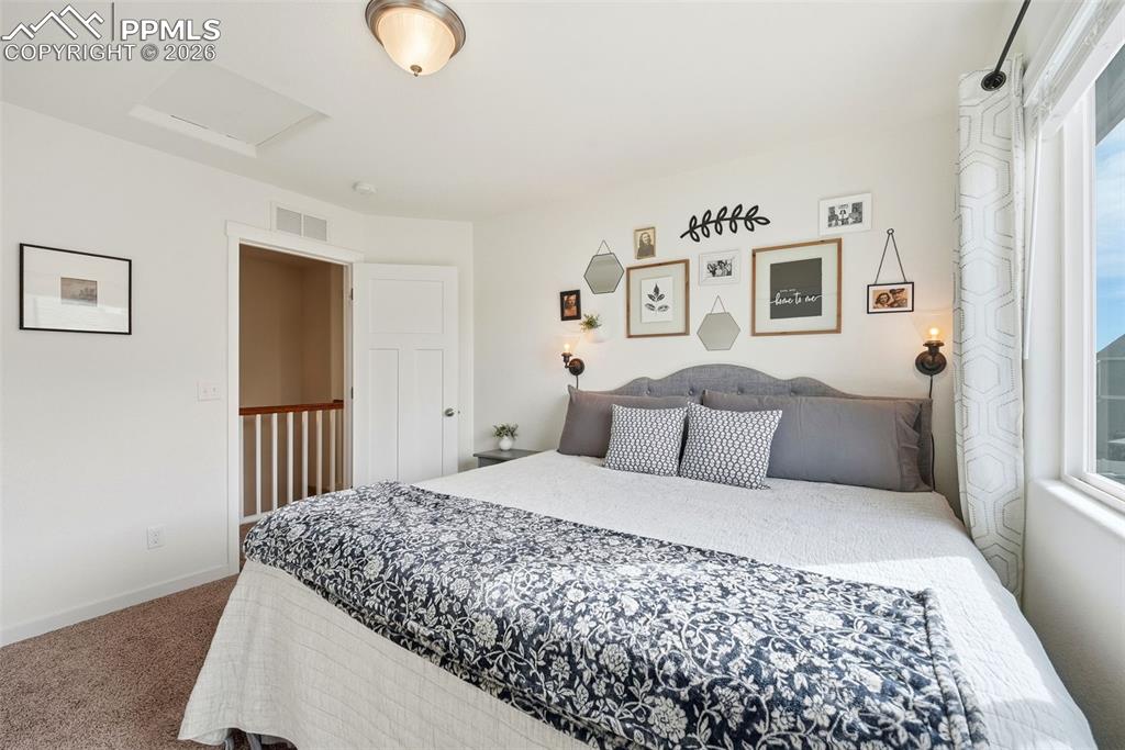 Image 27 of 50: Bedroom