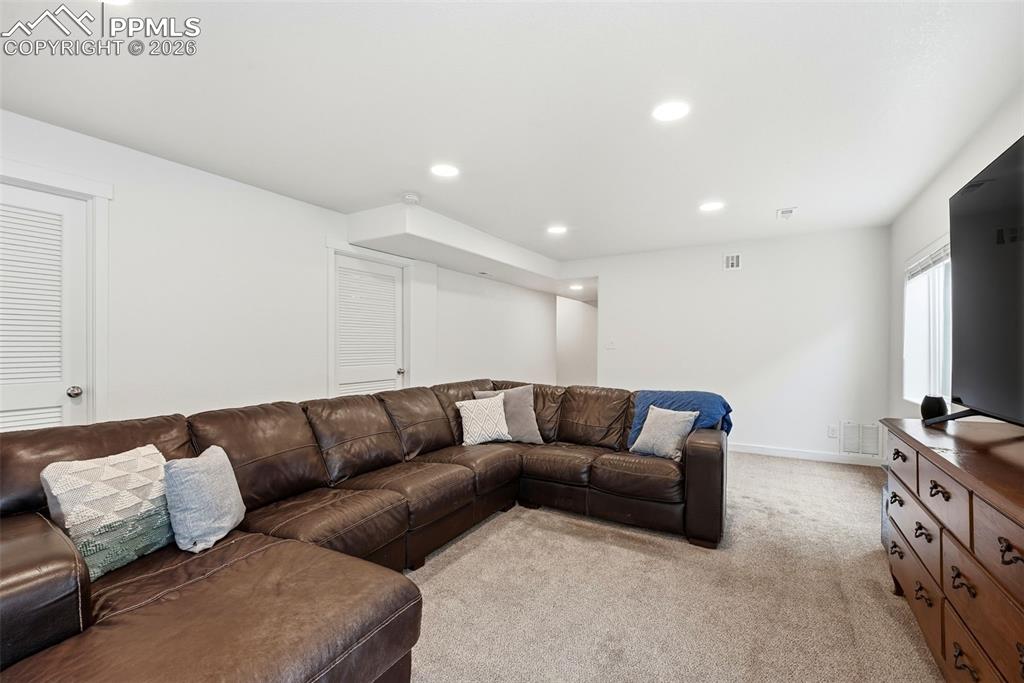 Image 35 of 50: Living Room