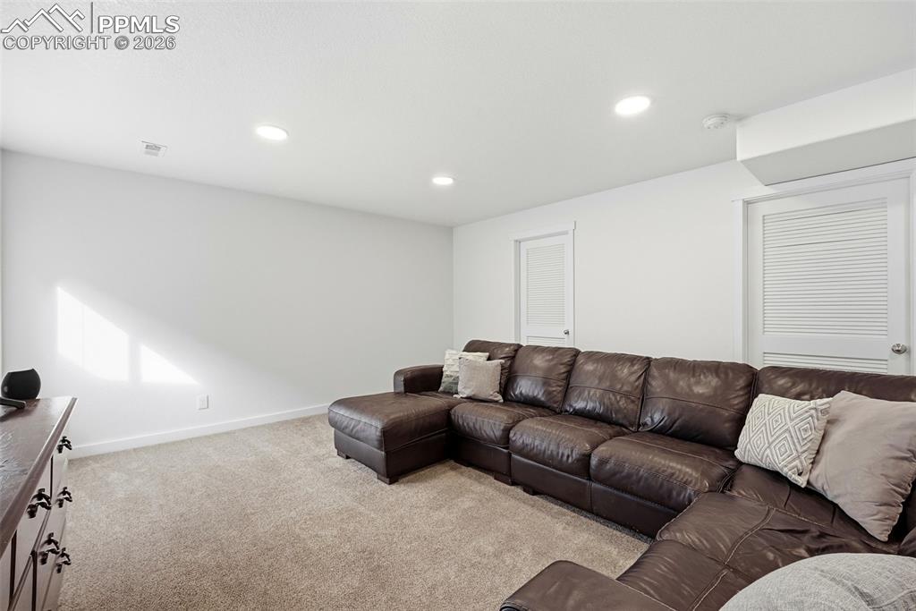 Image 36 of 50: Living Room