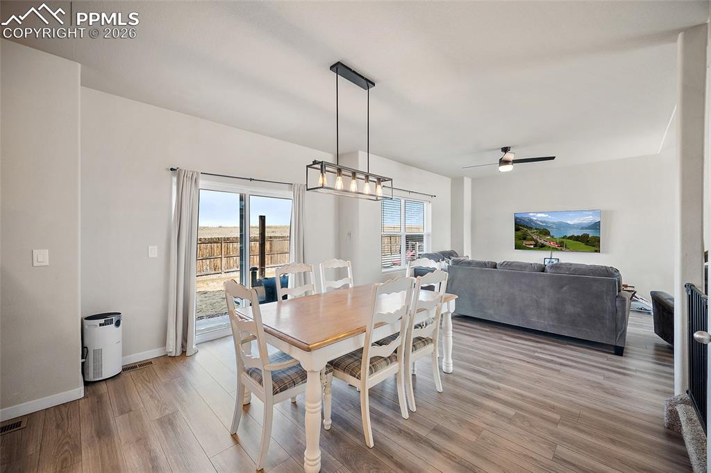 Image 10 of 34: Dining Area