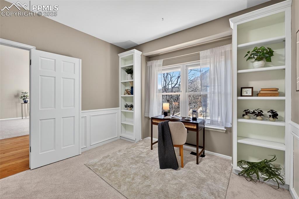 Image 10 of 46: Office