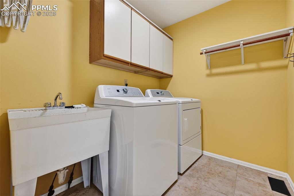 Image 23 of 46: Laundry