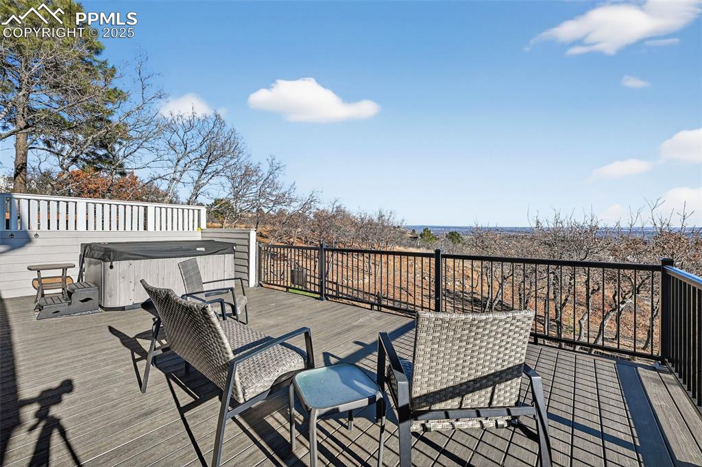 Image 25 of 46: Deck