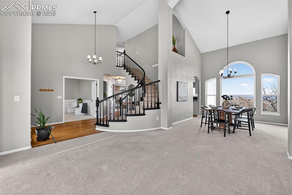 Image 7 of 46: Dining Area