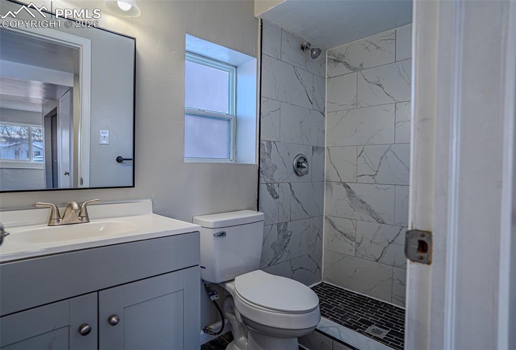 Image 12 of 17: Bathroom