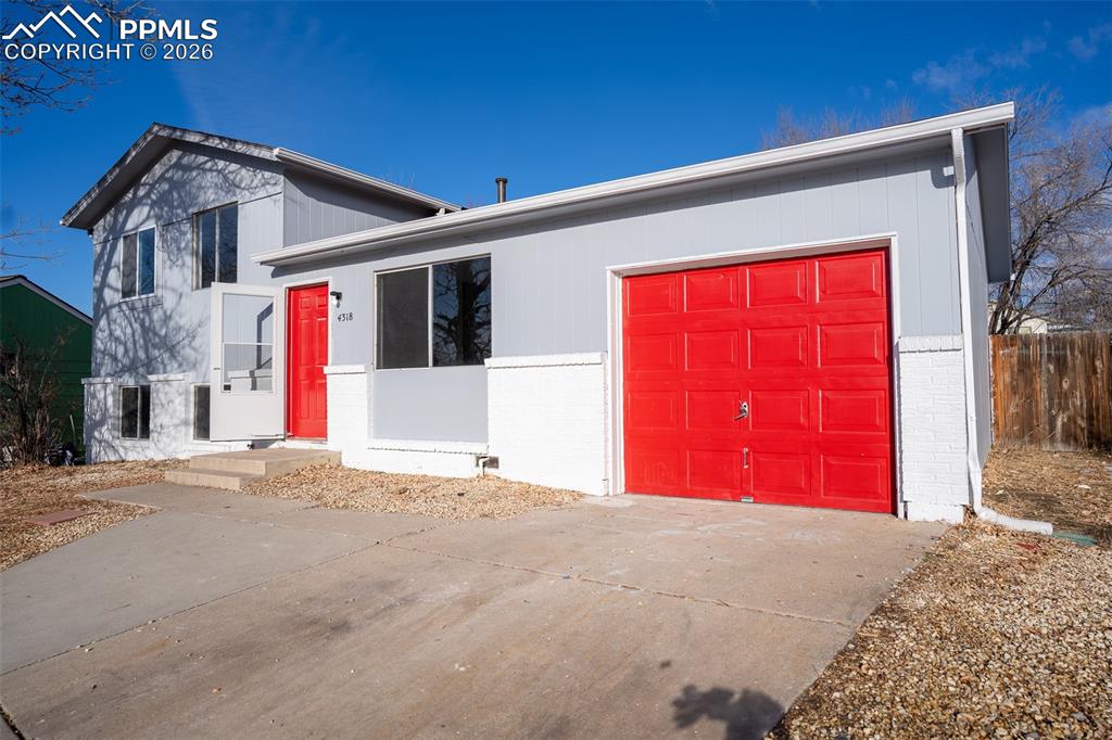 Image 4 of 17: Front of Structure