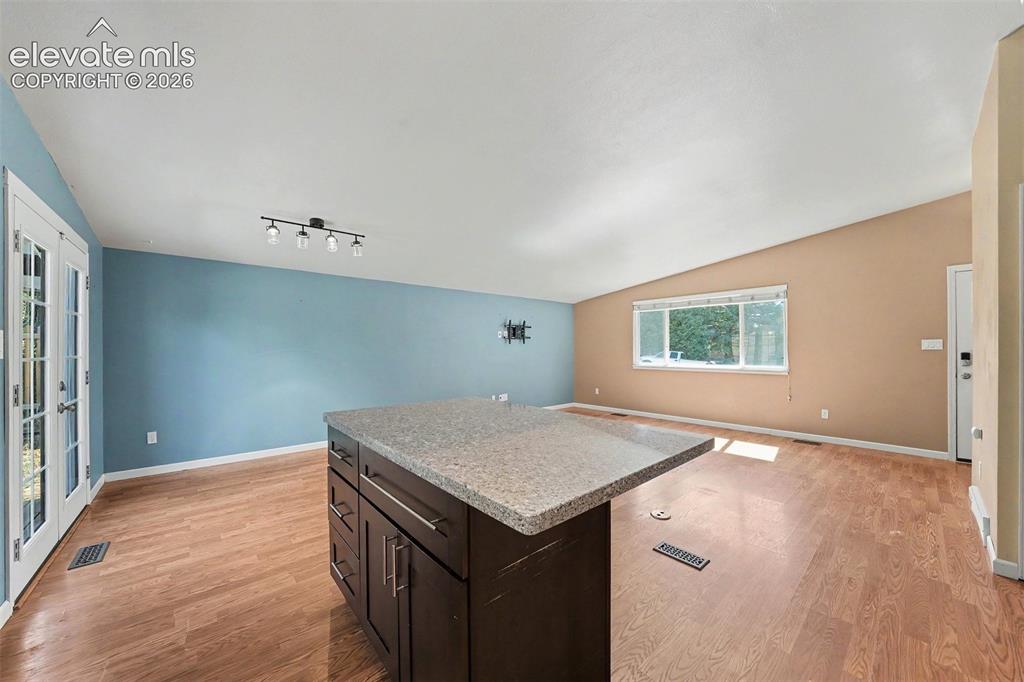 Image 8 of 30: Kitchen