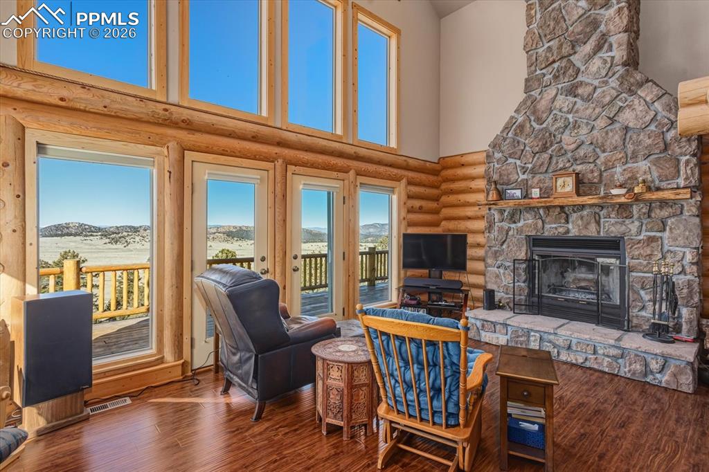 Image 6 of 49: Living Room