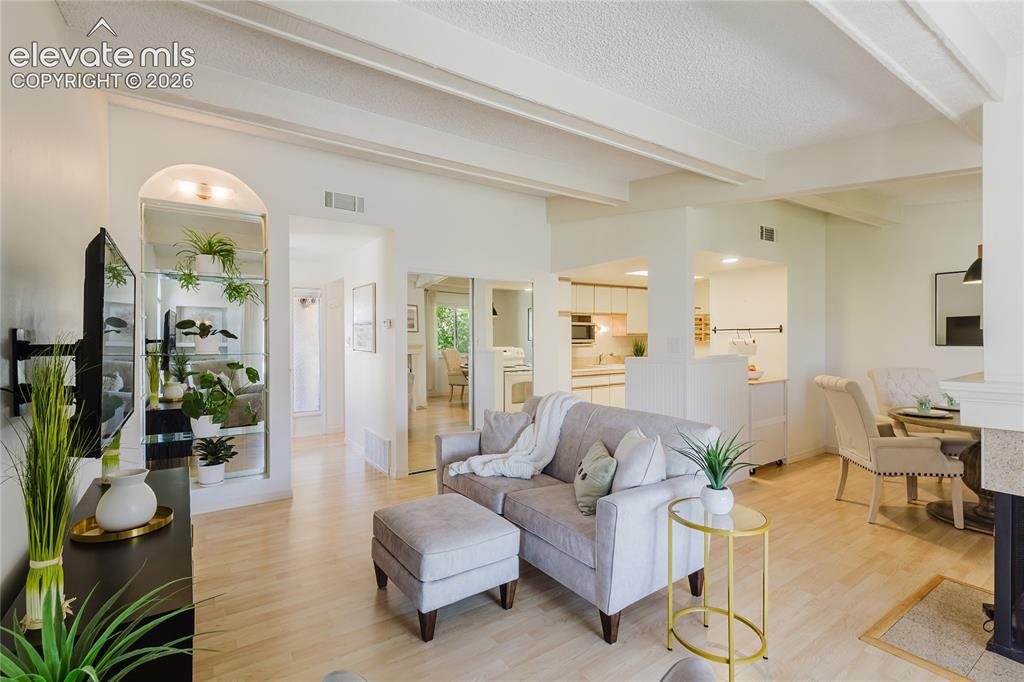 Image 18 of 41: Living Room