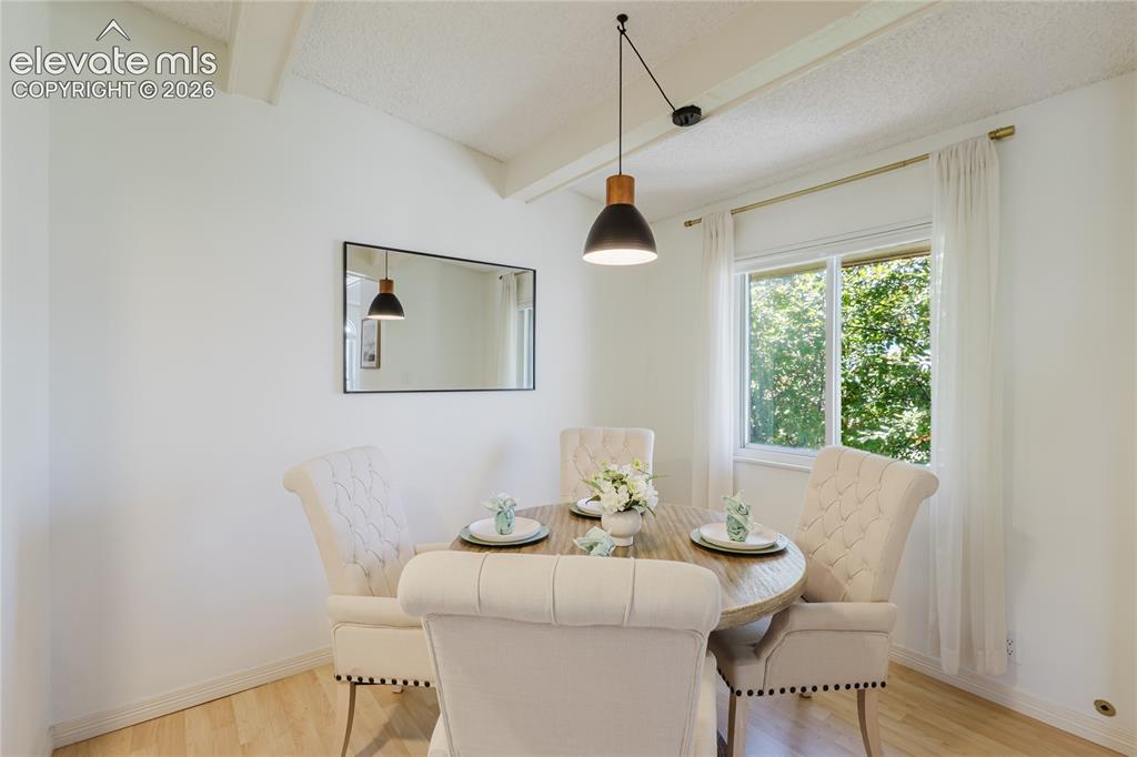 Image 21 of 41: Dining Area