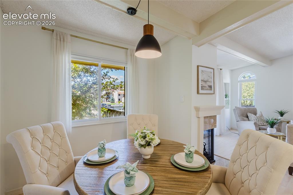 Image 22 of 41: Dining Area