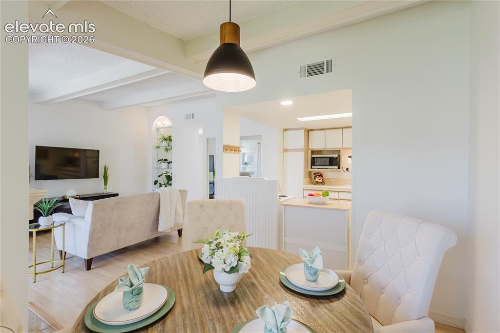 Image 23 of 41: Dining Area