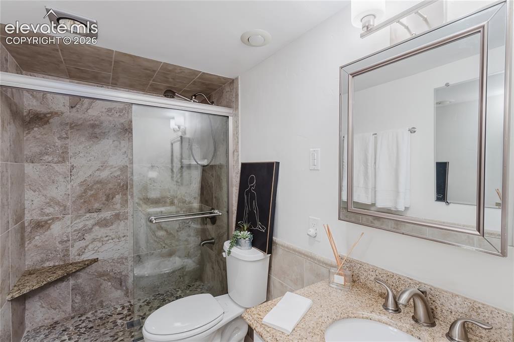 Image 9 of 41: Bathroom