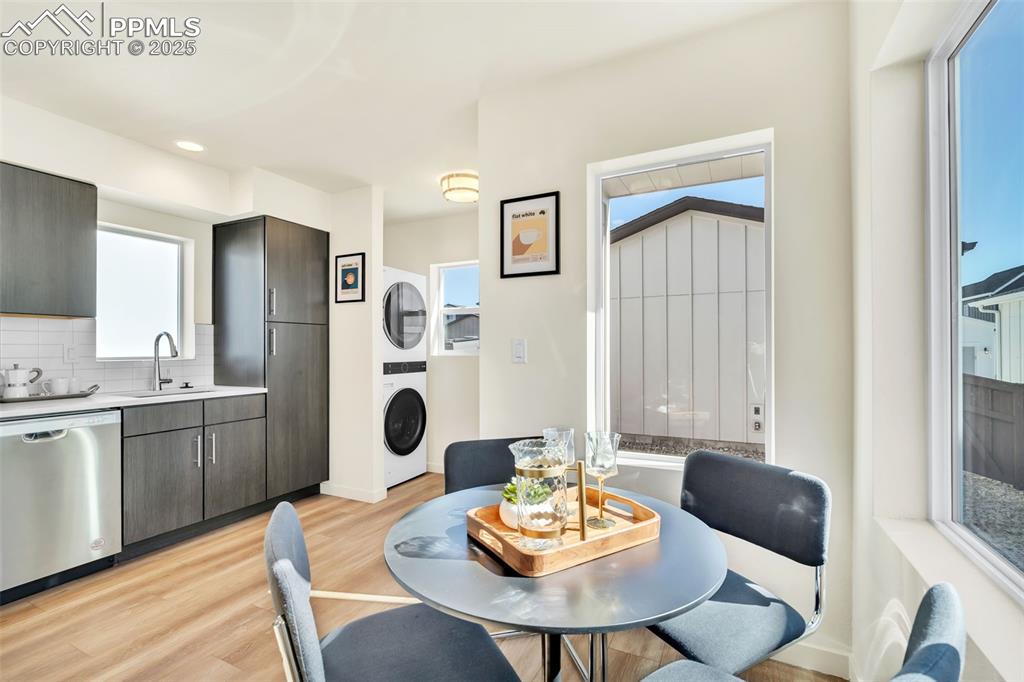 Image 19 of 29: Kitchen