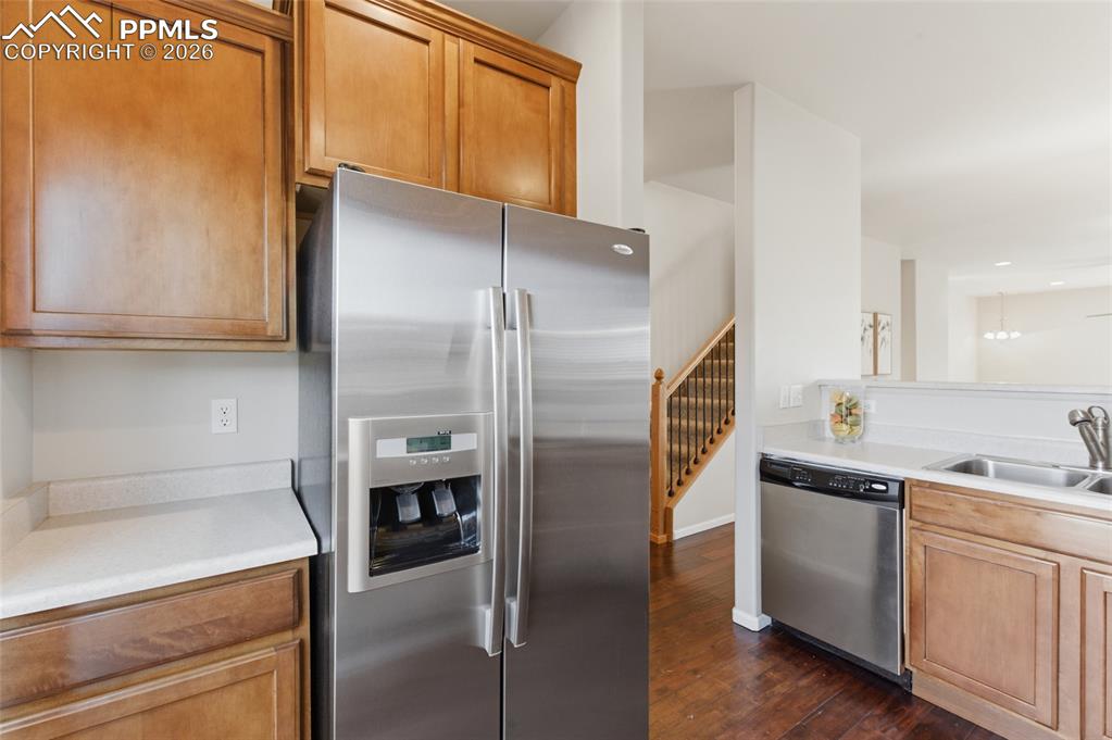 Image 12 of 27: Dining Area