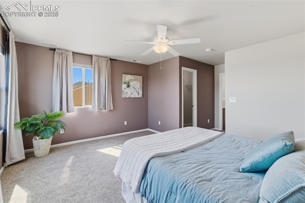 Image 16 of 27: Bathroom