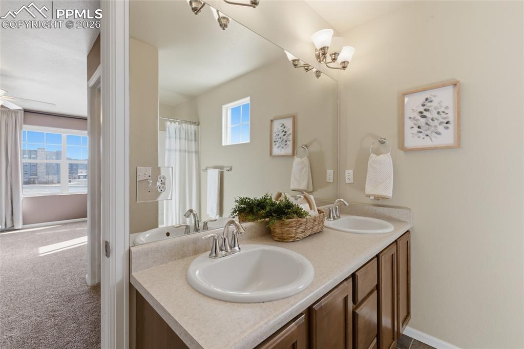 Image 18 of 27: Master Bedroom