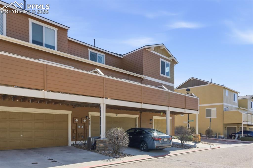 Image 26 of 27: Bathroom