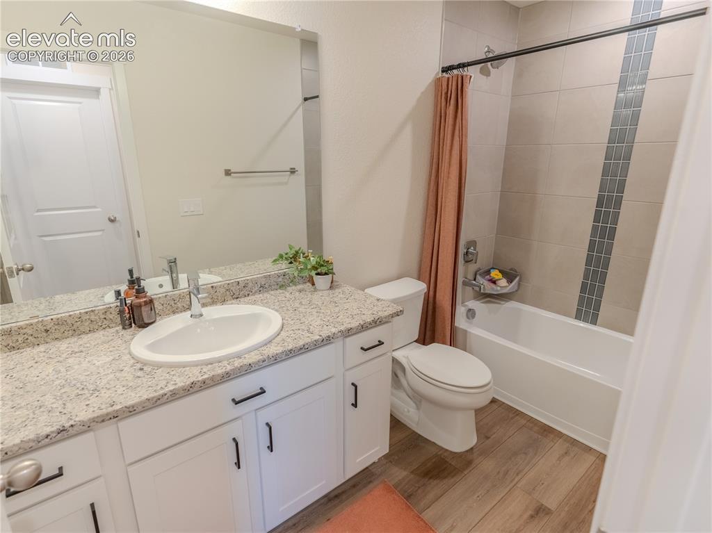Image 29 of 46: Bathroom