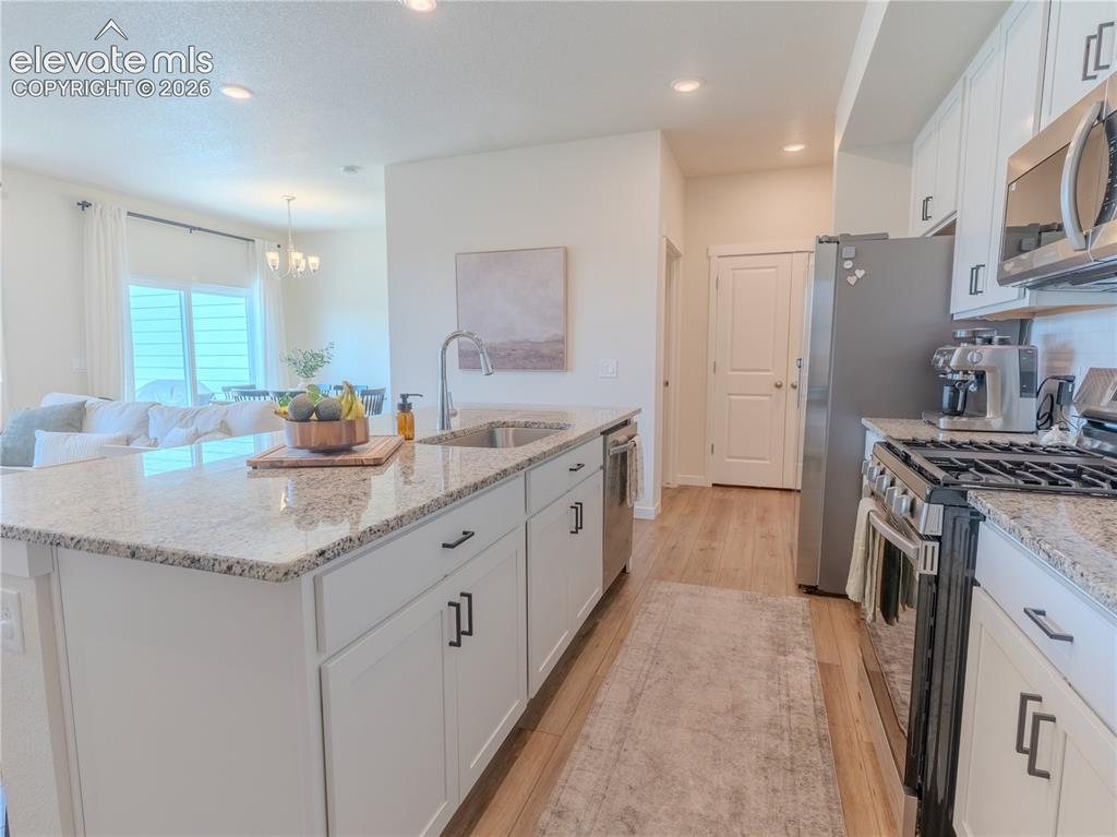 Image 4 of 46: Kitchen