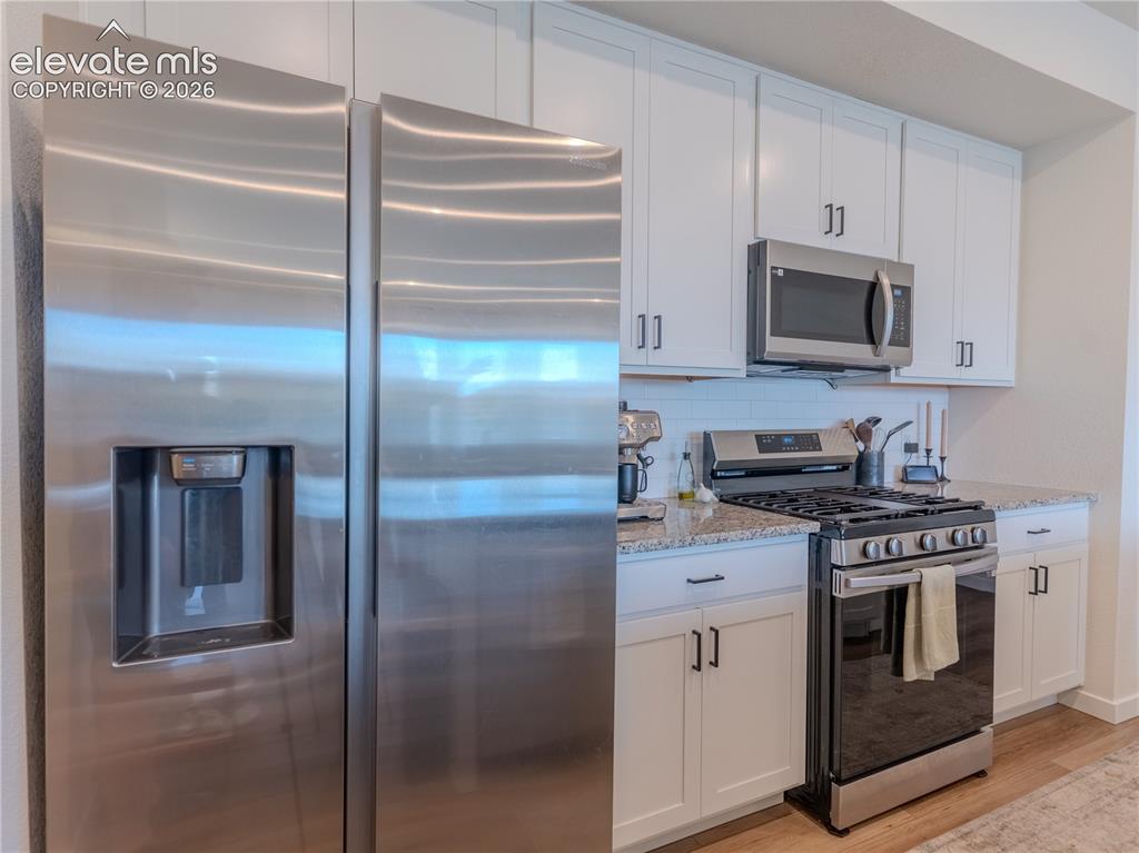 Image 8 of 46: Kitchen