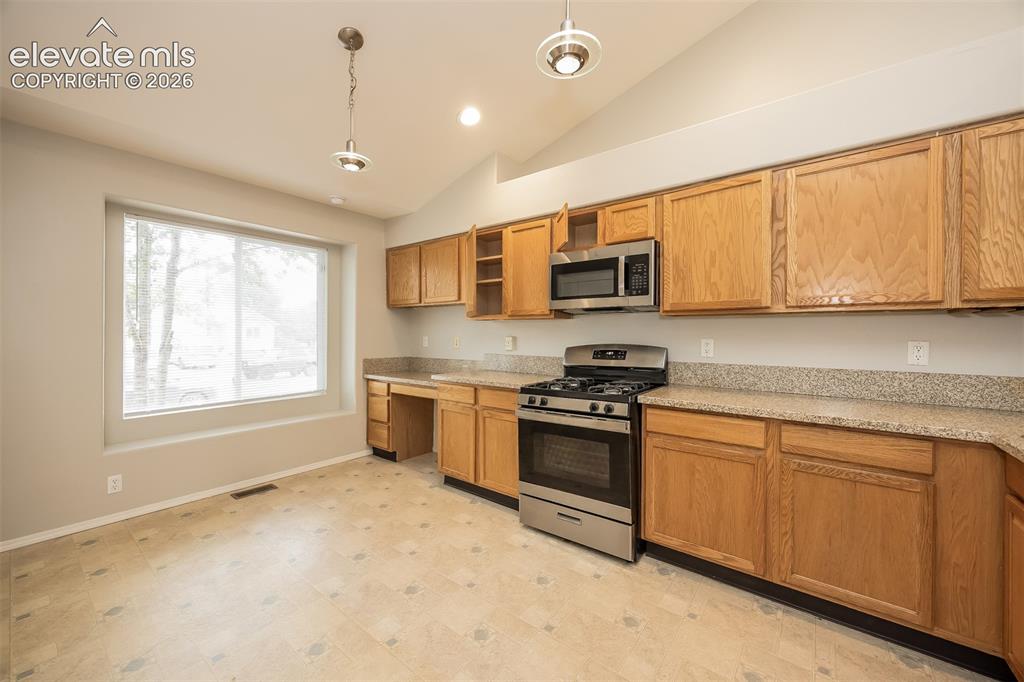 Image 5 of 22: Kitchen