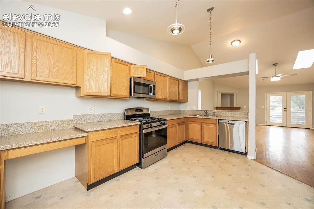 Image 6 of 22: Kitchen