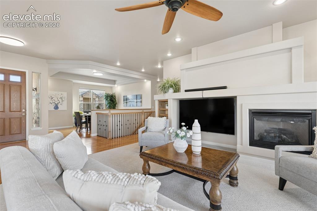 Image 10 of 50: Living Room