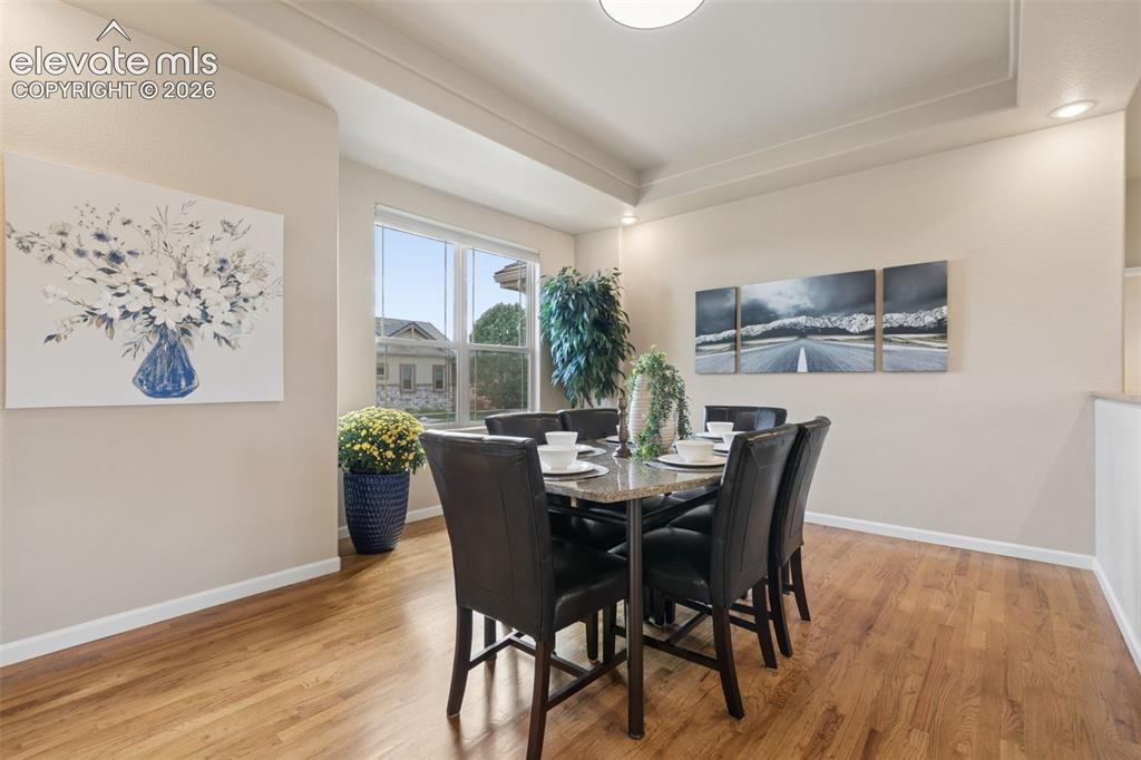 Image 11 of 50: Dining Area