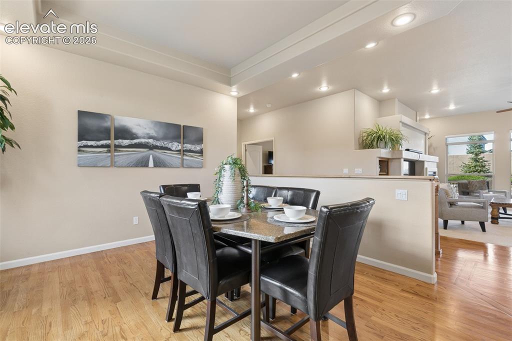 Image 12 of 50: Dining Area