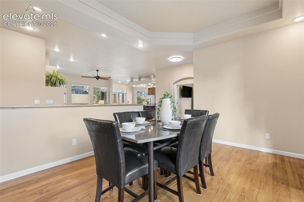Image 13 of 50: Dining Area