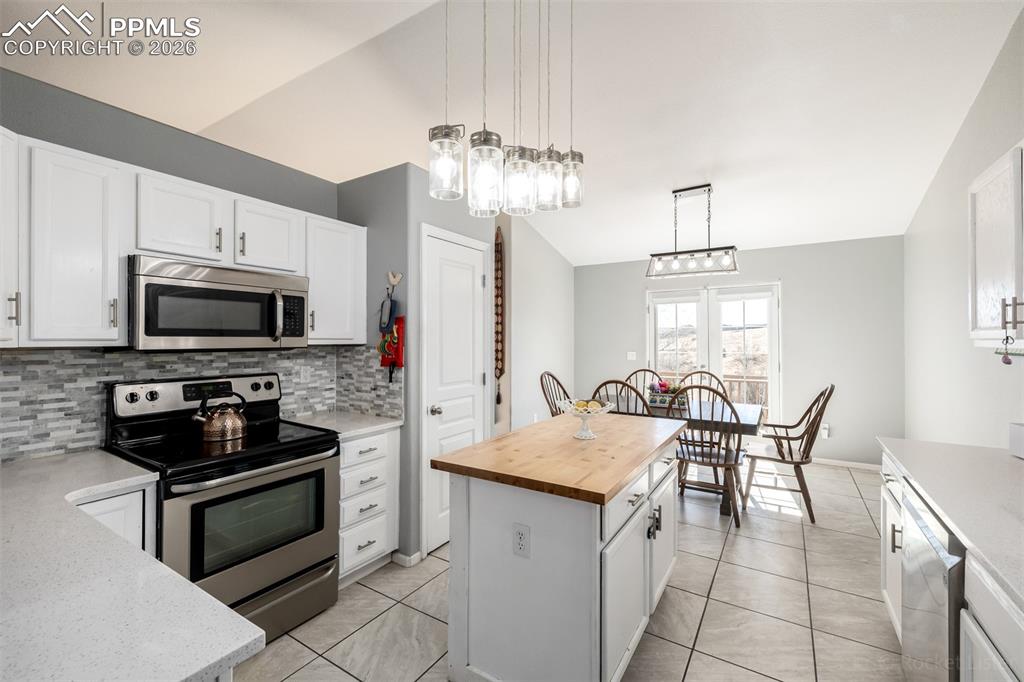 Image 12 of 42: Kitchen