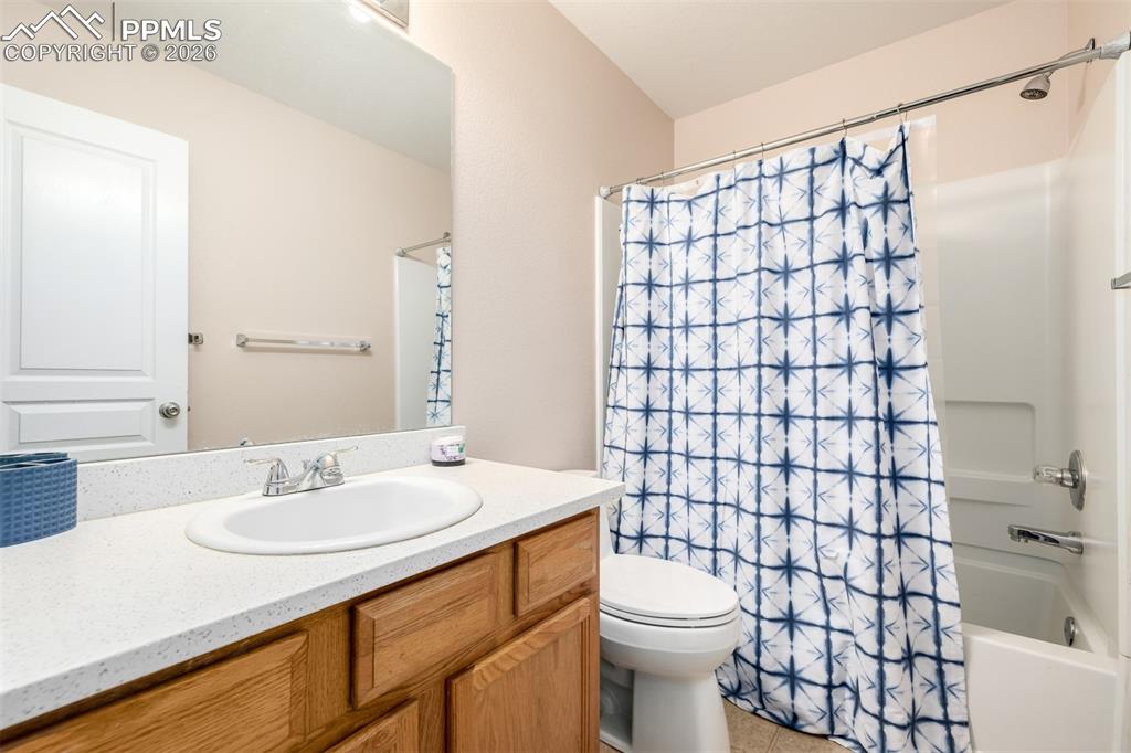 Image 20 of 37: Main Level Bathroom