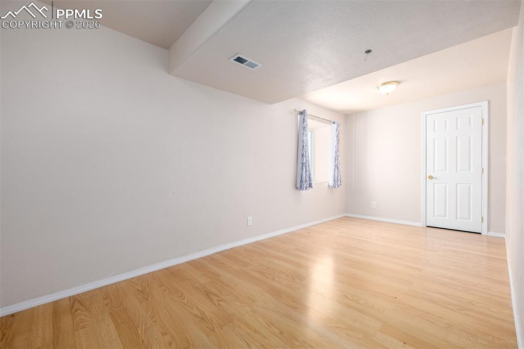 Image 27 of 42: Bedroom