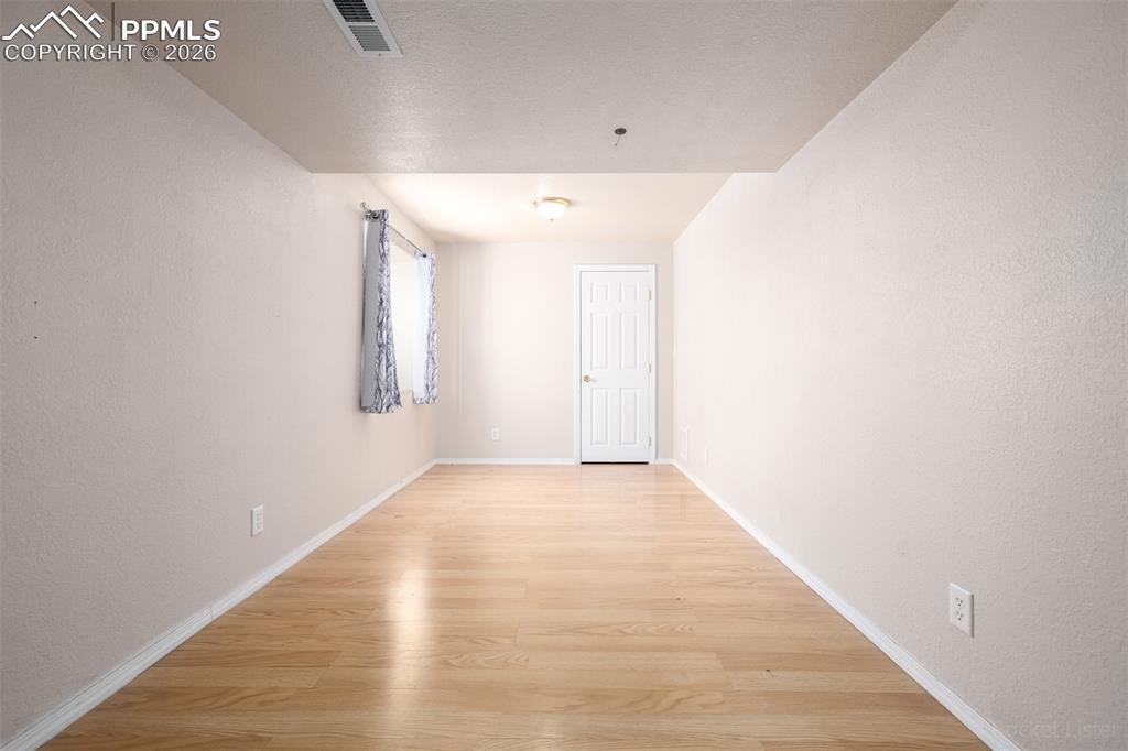 Image 28 of 42: Bedroom