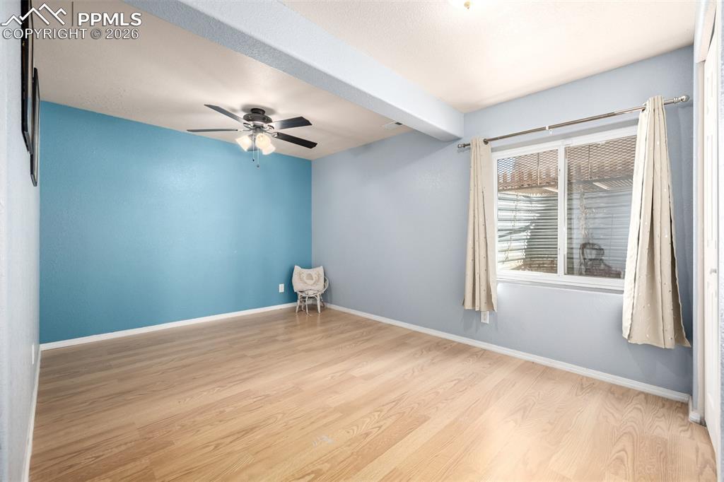 Image 29 of 42: Bedroom