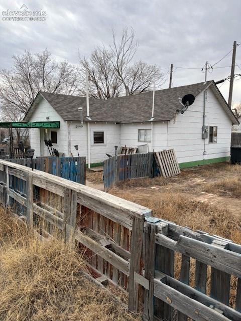Image 1 of 29: Back of Structure