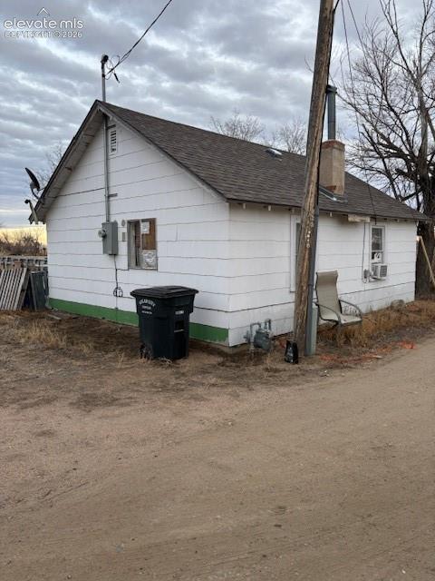 Image 5 of 29: Side of Structure