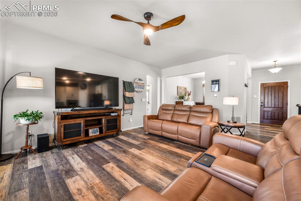 Image 10 of 50: Living Room