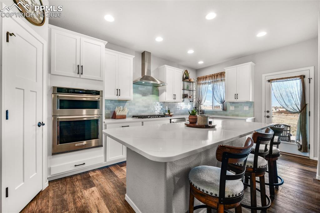 Image 12 of 50: Living Room