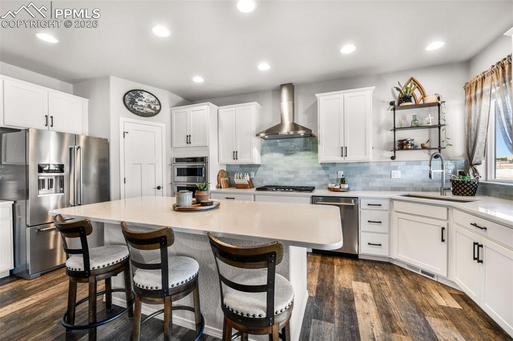 Image 13 of 50: Living Room