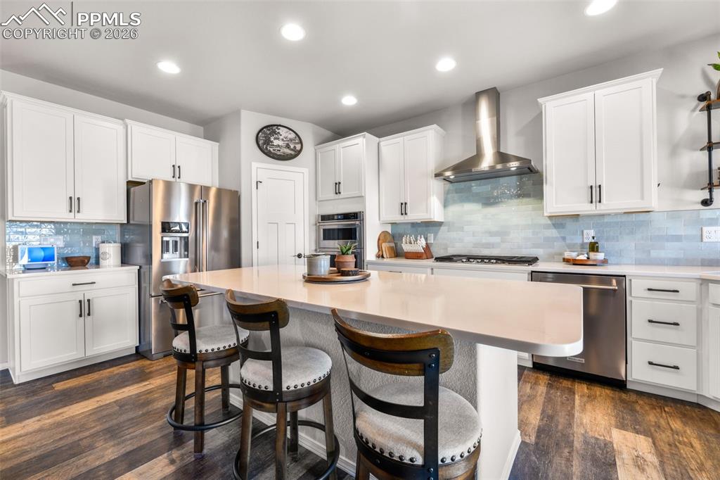 Image 14 of 50: Living Room